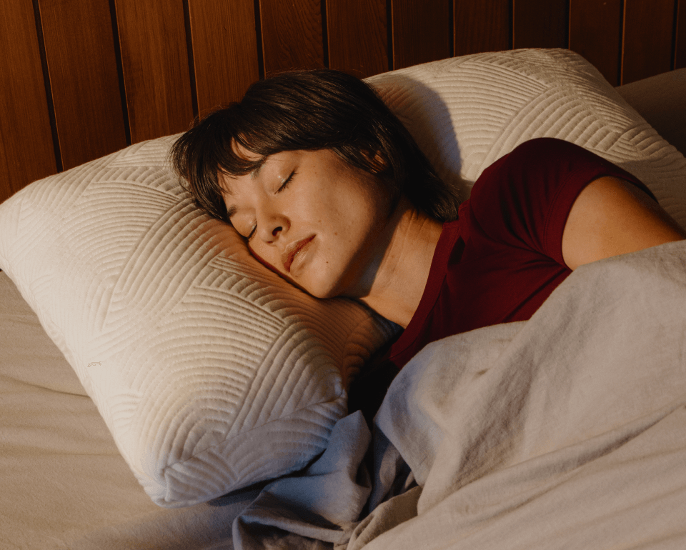 Cut-Out Shape Designed specifically for side sleepersThe cut-out reduces the gap between the neck and pillow, delivering side sleepers full neck and head supportAdjust the height and firmness by adding or removing fill for proper spinal alignment.